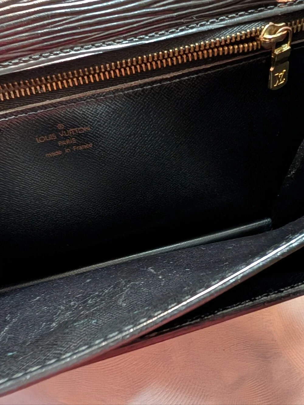 Authentic Louis Vuitton Black Epi Leather Dragone Clutch/W Wrist Strap